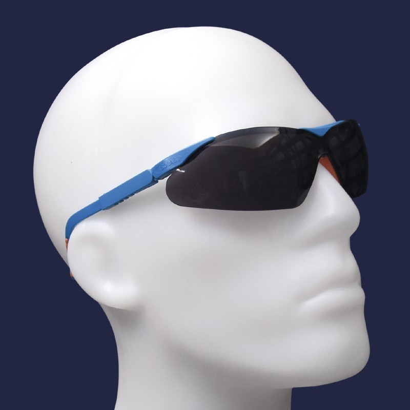 KORUYUCU-GOZLUK-Koyu-Lens.jpg KORUYUCU GÖZLÜK - Koyu Lens - Görsel 1